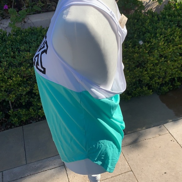 🌺V.S. PINK Workout Tank - Picture 3 of 4